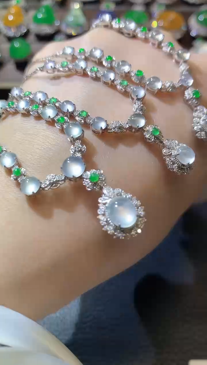 【闪购商品】翡翠套链18K金镶嵌C40多样性发一件