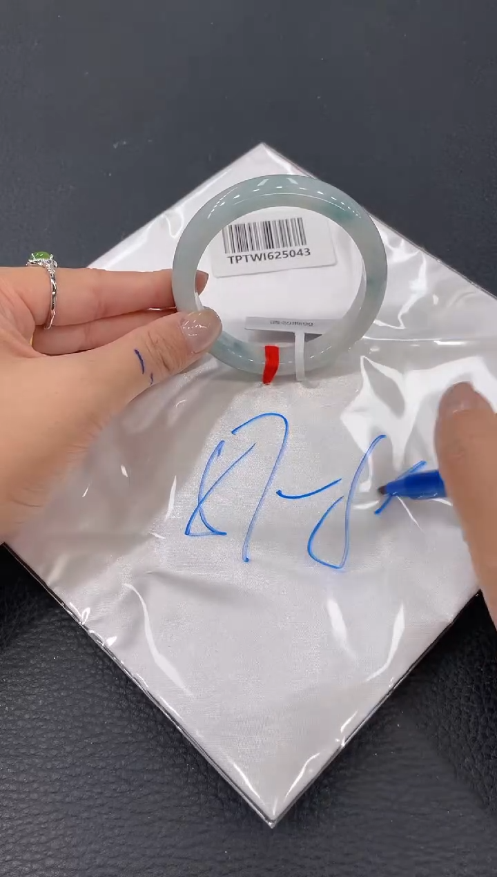 【闪购商品】翡翠手镯未镶嵌手镯