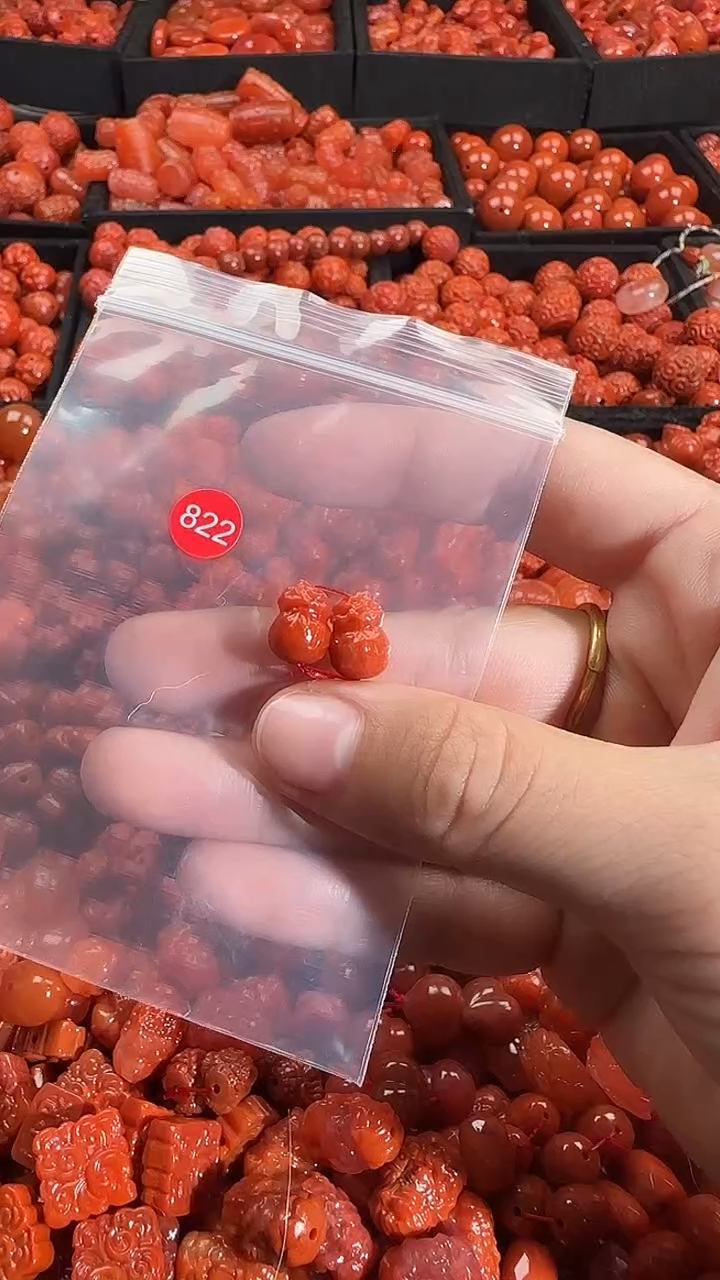 颈饰未镶嵌南红玛瑙1