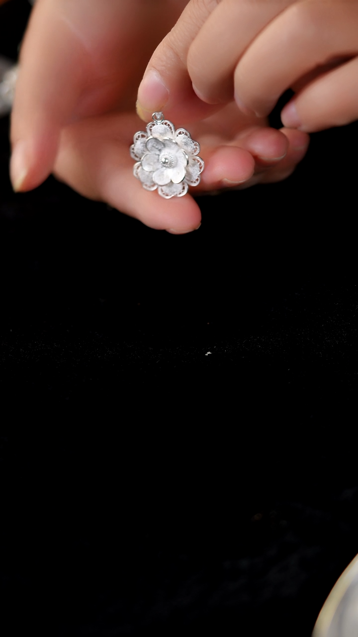 无足银孤品吊坠..