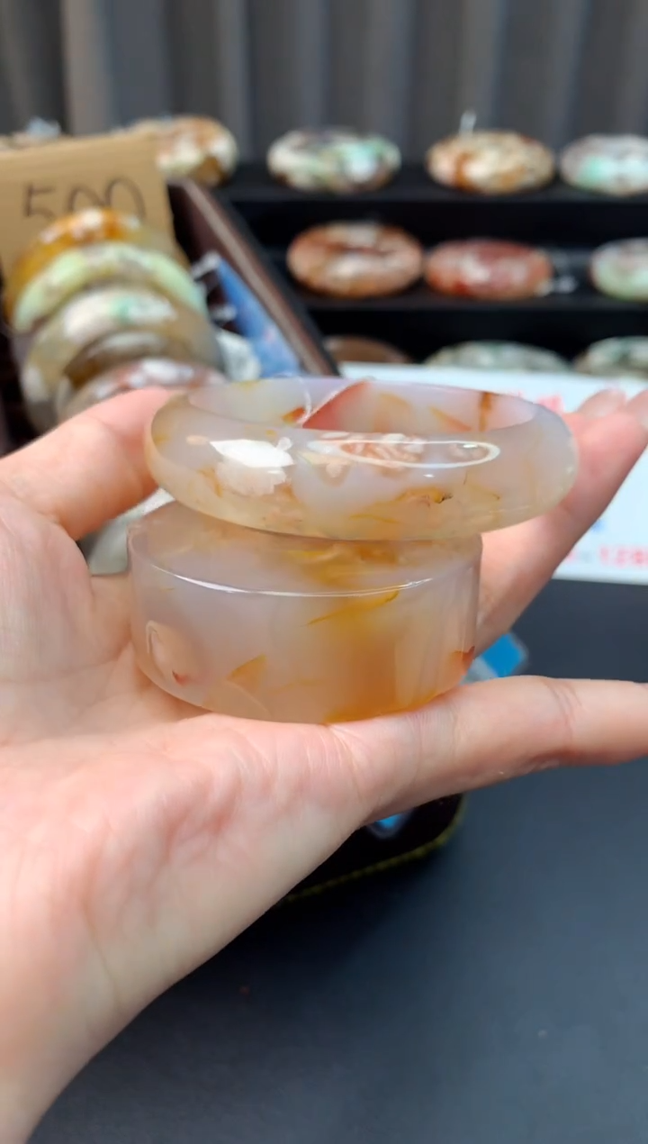 石英质玉手镯未镶嵌赠送镯心（圈口57