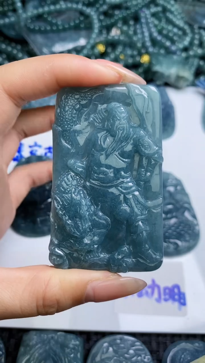 【闪购商品】翡翠颈饰未镶嵌         C