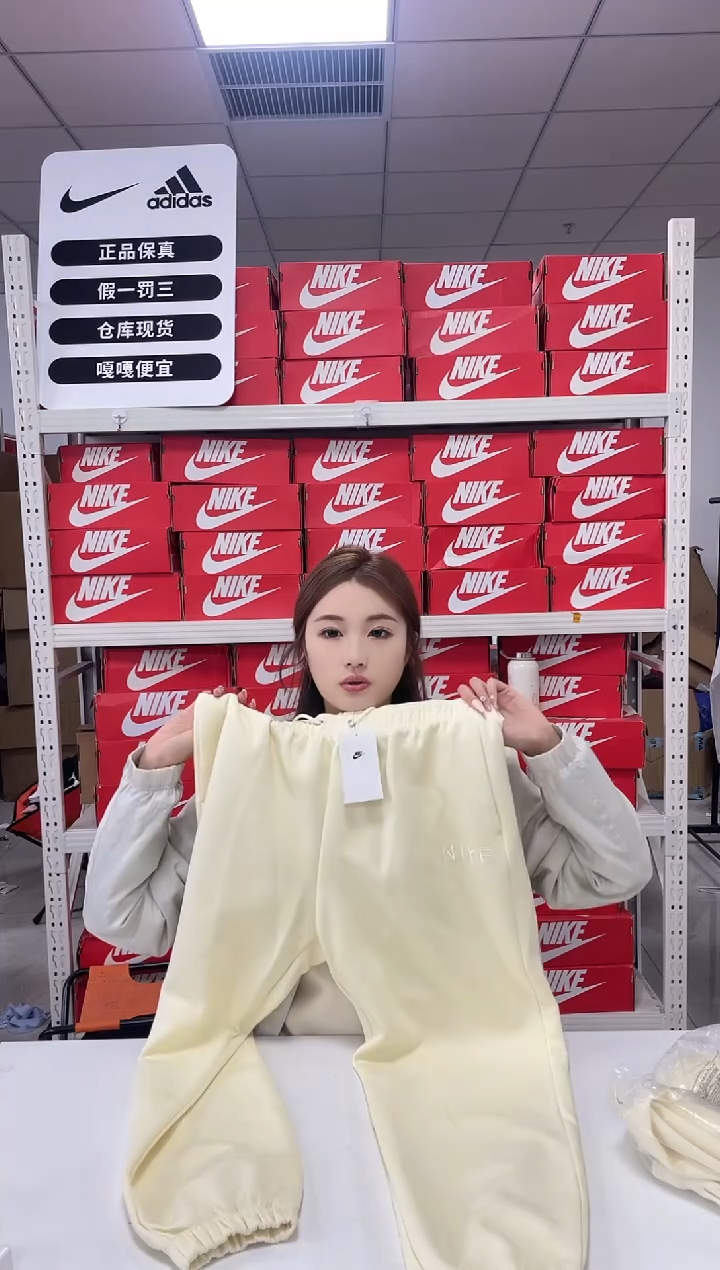 编码 039闪购尺码 l  Nike/耐克卫衣卫裤以直播间过款为主