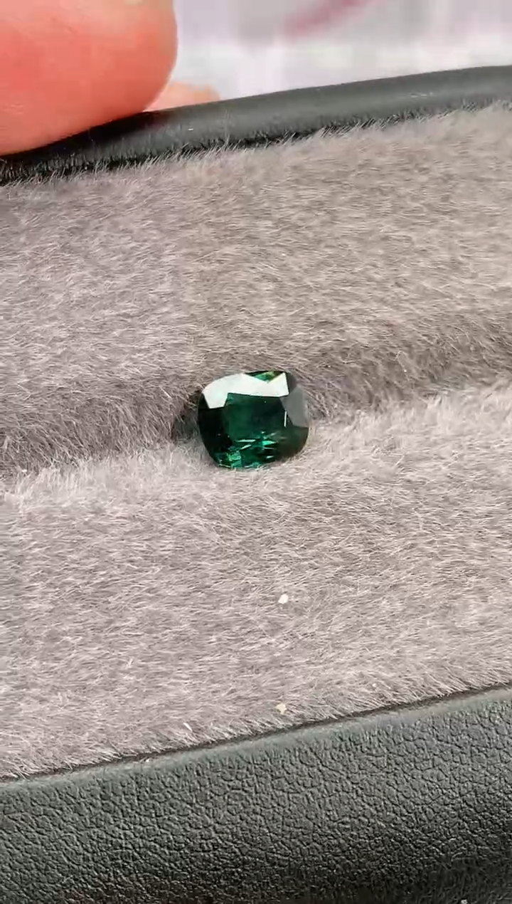 裸石蓝宝石1.56-1258天然无烧水鸭绿蓝宝石