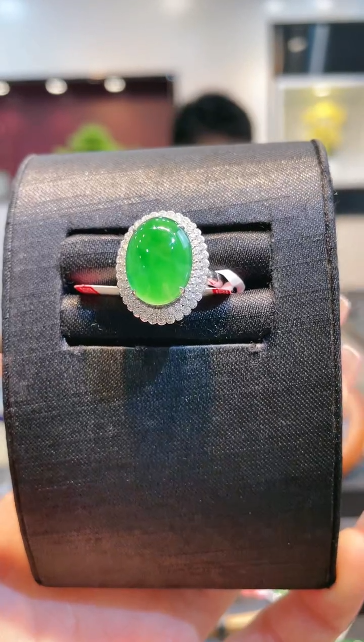 【闪购商品】翡翠颈饰18K金镶嵌A43天然A货翡翠戒指