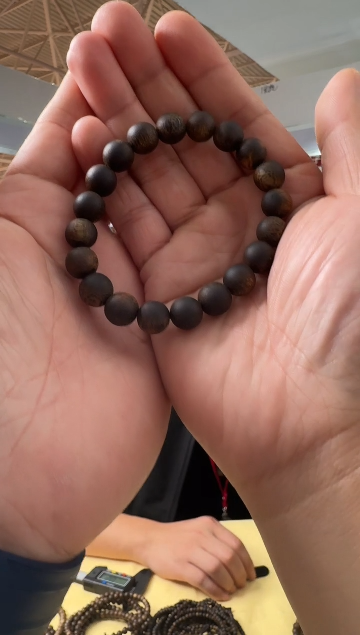 沉香手串10mm圆珠单圈全沉水