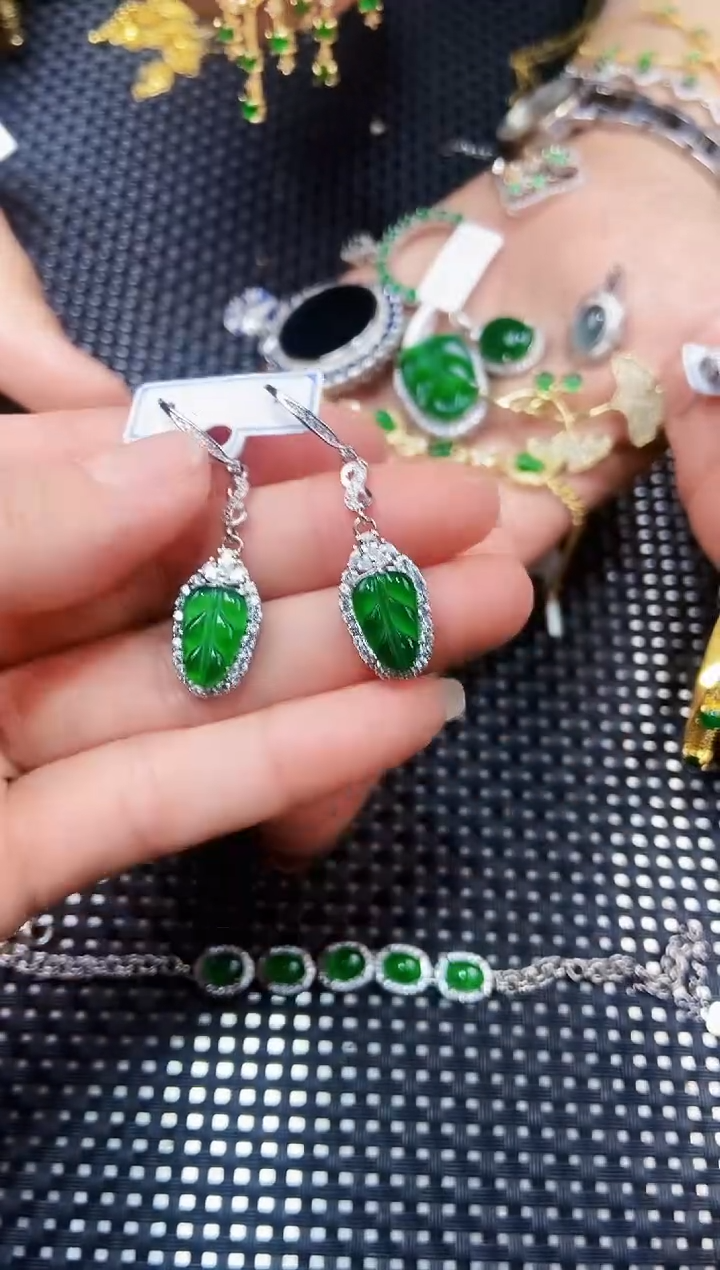 【闪购商品】翡翠耳饰未镶嵌111111111