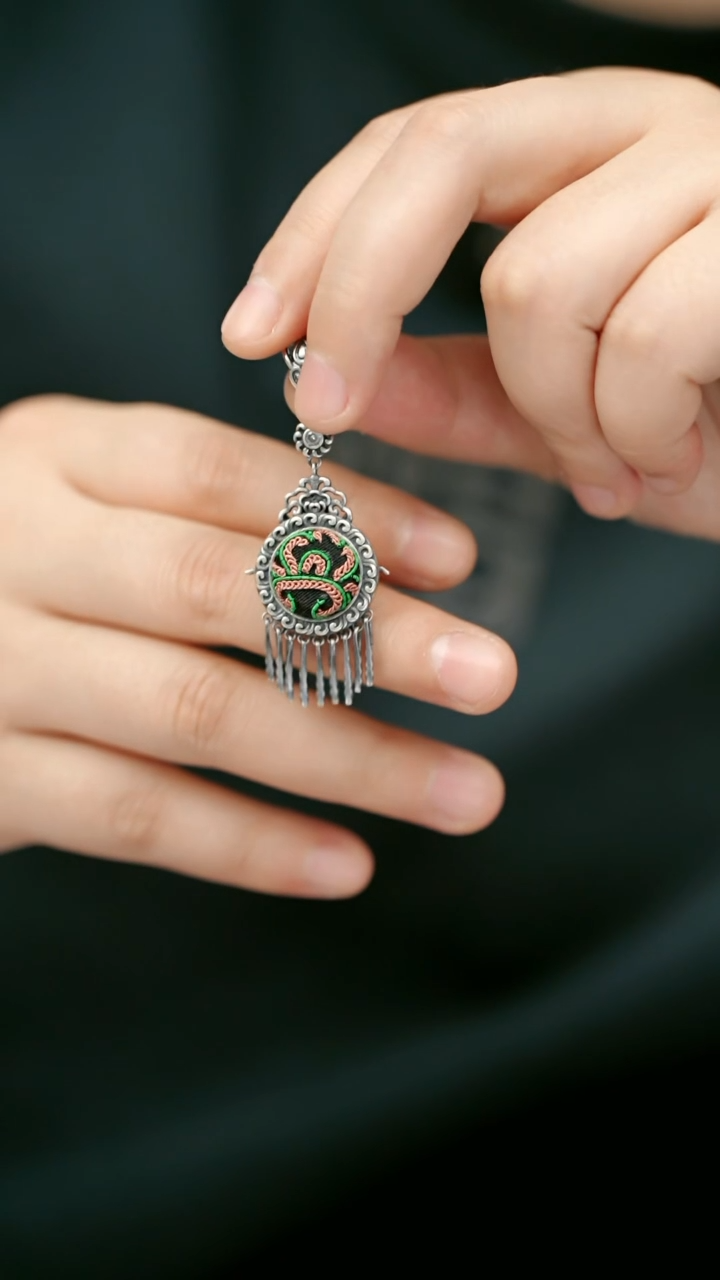 织绣53黔东南苗族刺绣