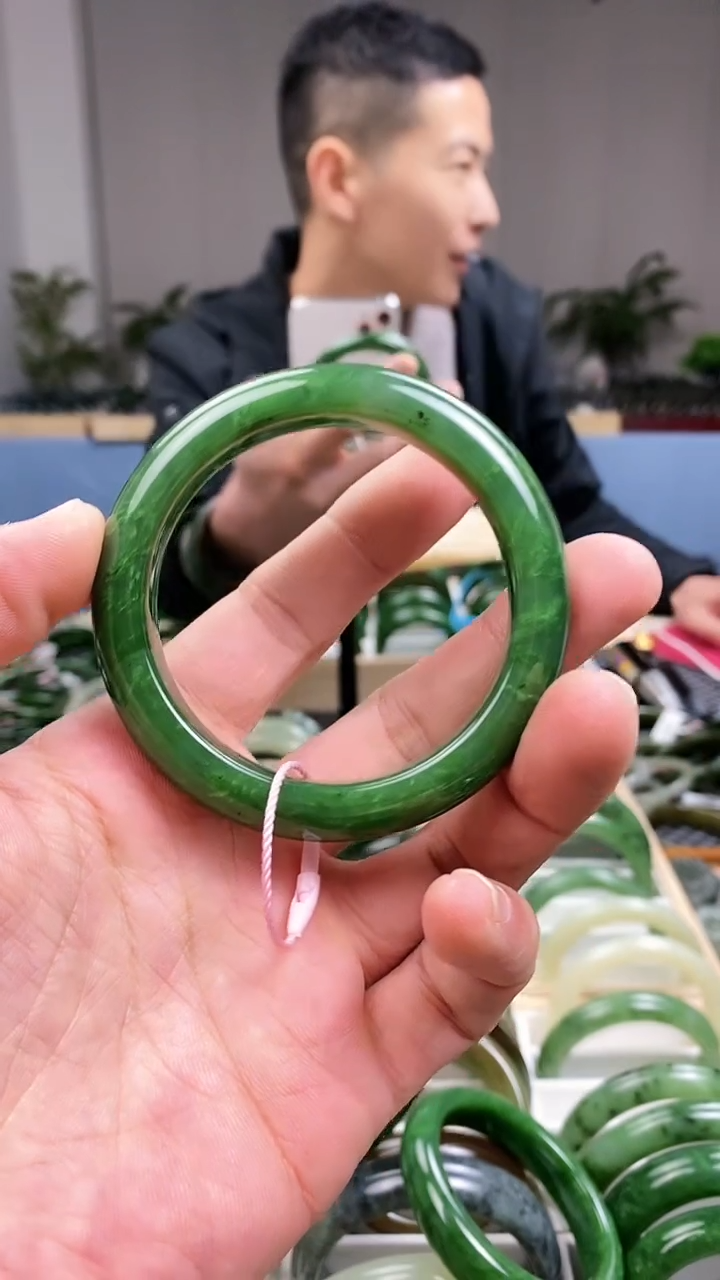 【闪购商品】和田玉手镯未镶嵌55.6