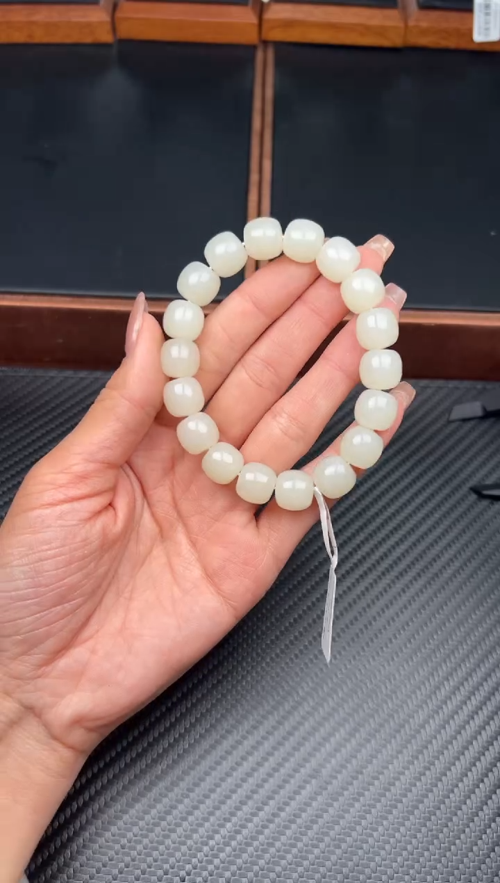 未镶嵌手串和田玉黑山微色差卡12jh