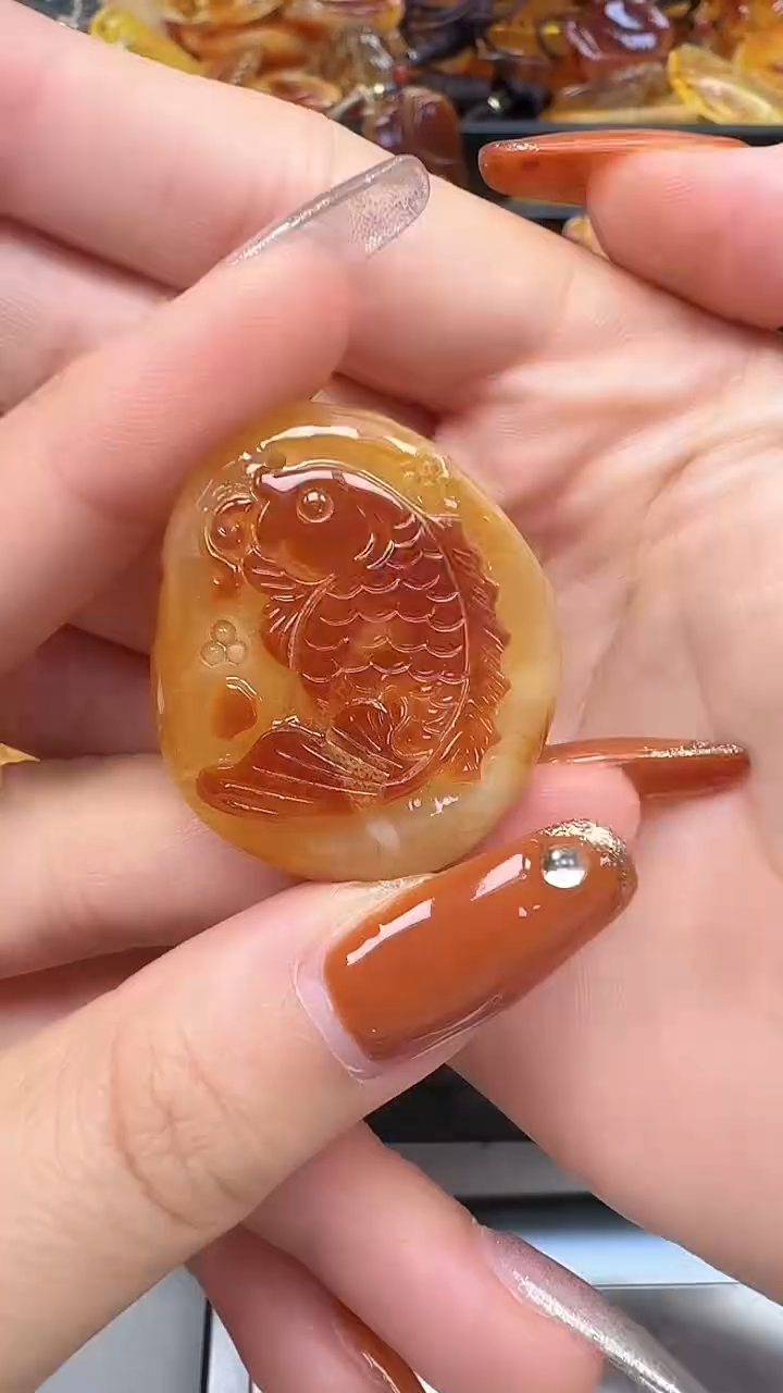 裸石琥珀未镶嵌如图