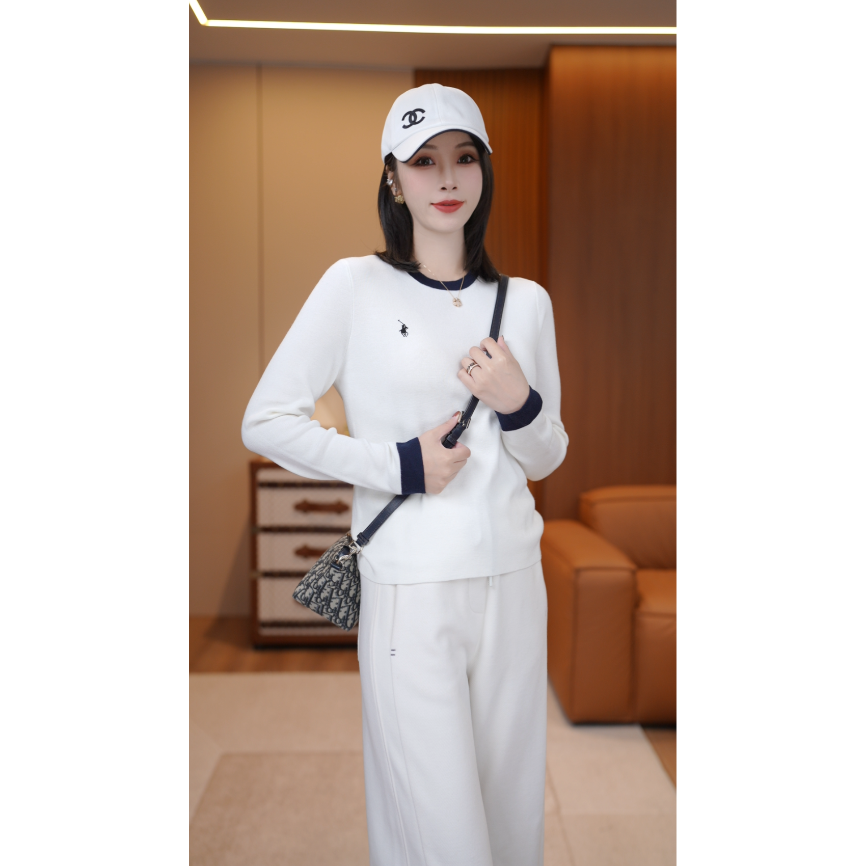 JDND轩羽 羊毛刺绣拼色圆领休闲针织毛衣XY25719