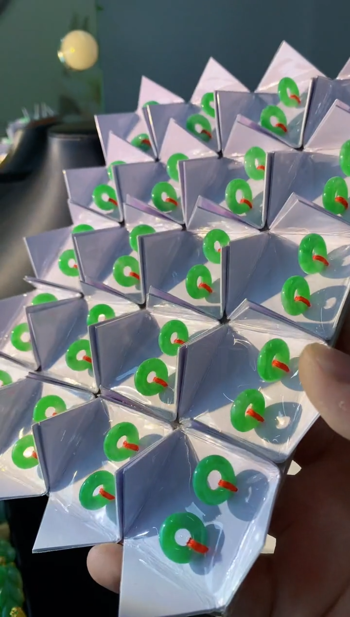 翡翠未镶嵌吊坠(不含链)多样性发货其中一对