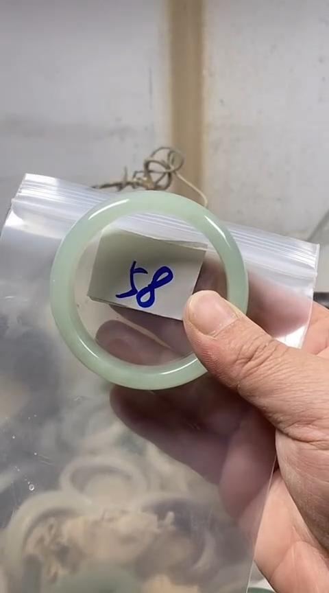 【闪购商品】石英质玉手镯未镶嵌56福利款有包容介意勿拍