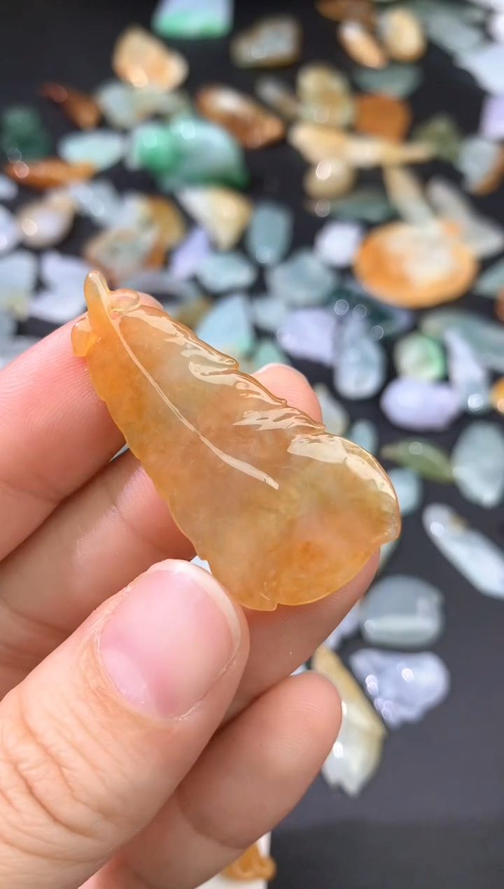 颈饰未镶嵌翡翠吊坠