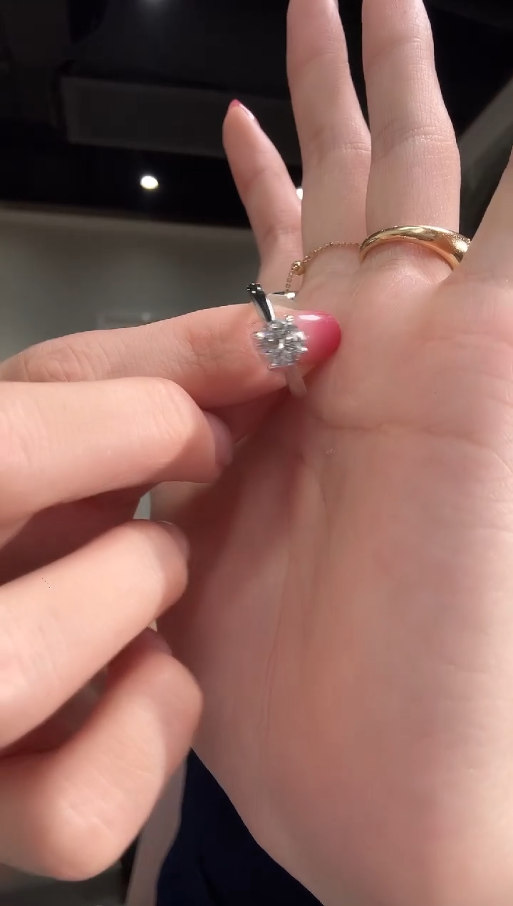 铂Pt950镶嵌实验室培育钻石L PT1克拉四爪戒指15圈