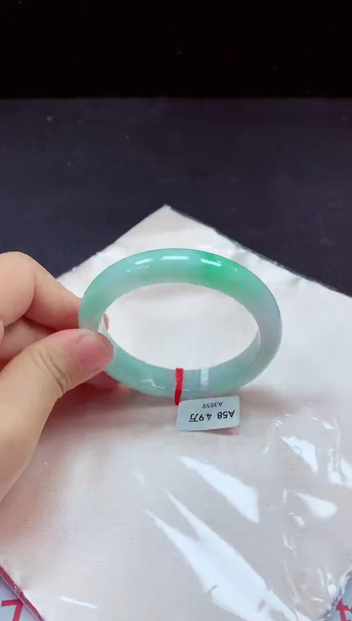 【闪购商品】翡翠手镯未镶嵌镯子58+