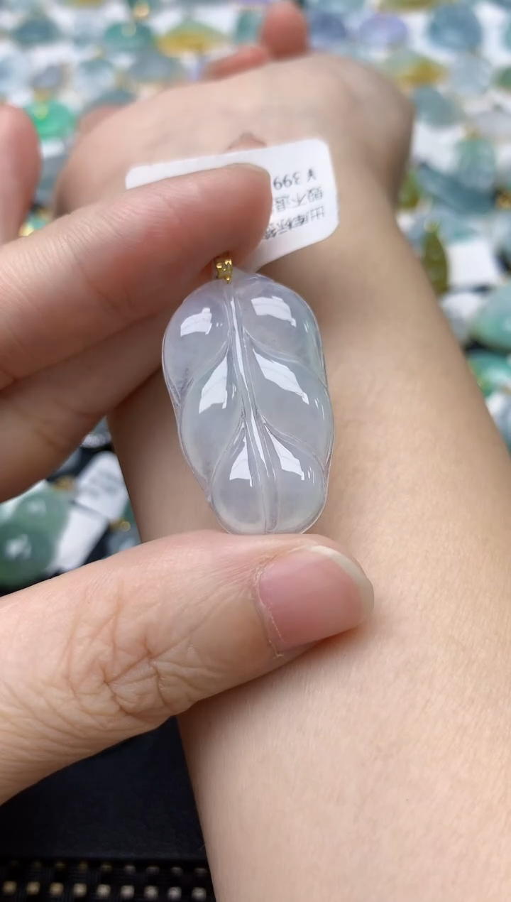 翡翠18K金镶嵌颈饰天然缅甸A货翡翠