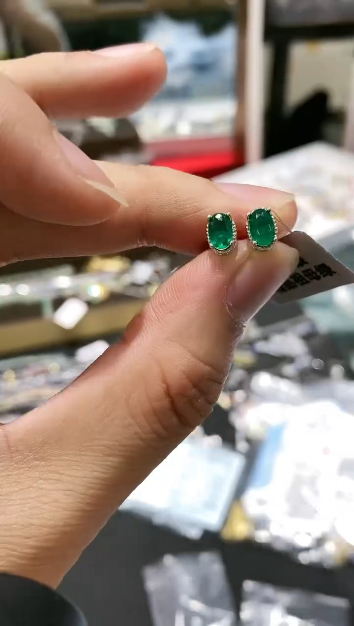 【闪购商品】祖母绿耳饰银S925镶嵌耳钉