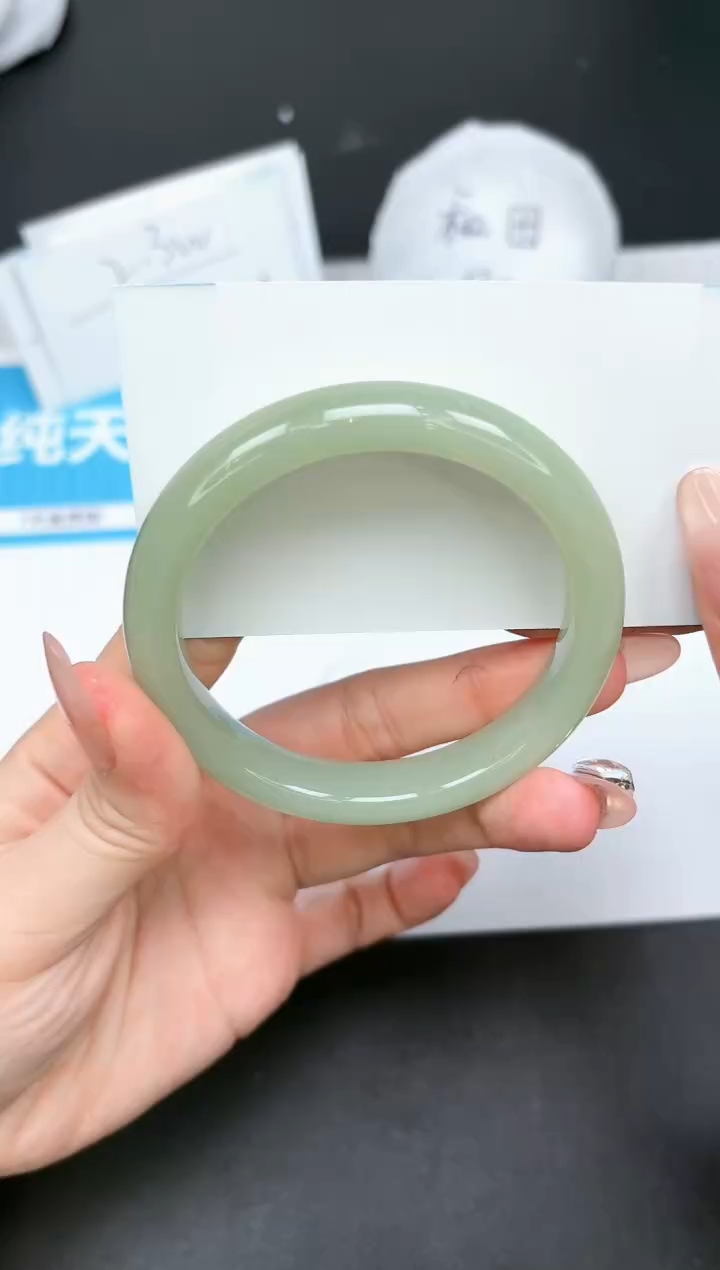【闪购商品】石英质玉手镯未镶嵌174-58