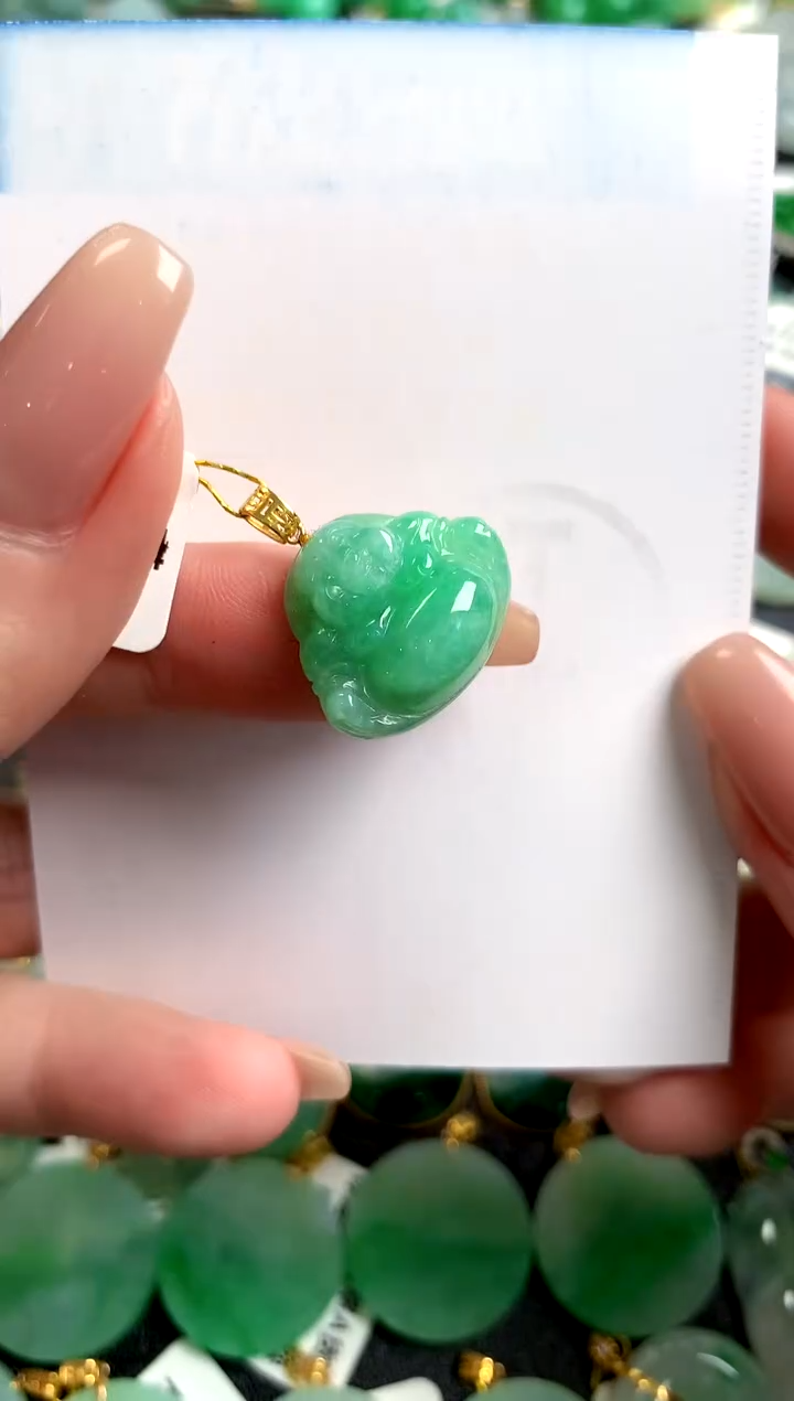 【闪购商品】翡翠颈饰18K金镶嵌0933539577