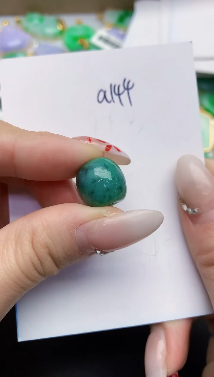 【闪购商品】翡翠颈饰未镶嵌000000000000