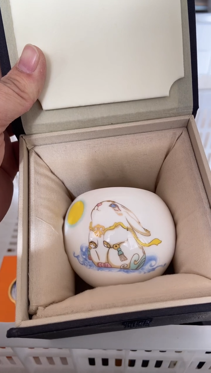 无运费险有瑕疵的摄影的产品有使用过的痕迹有点脏介意勿拍