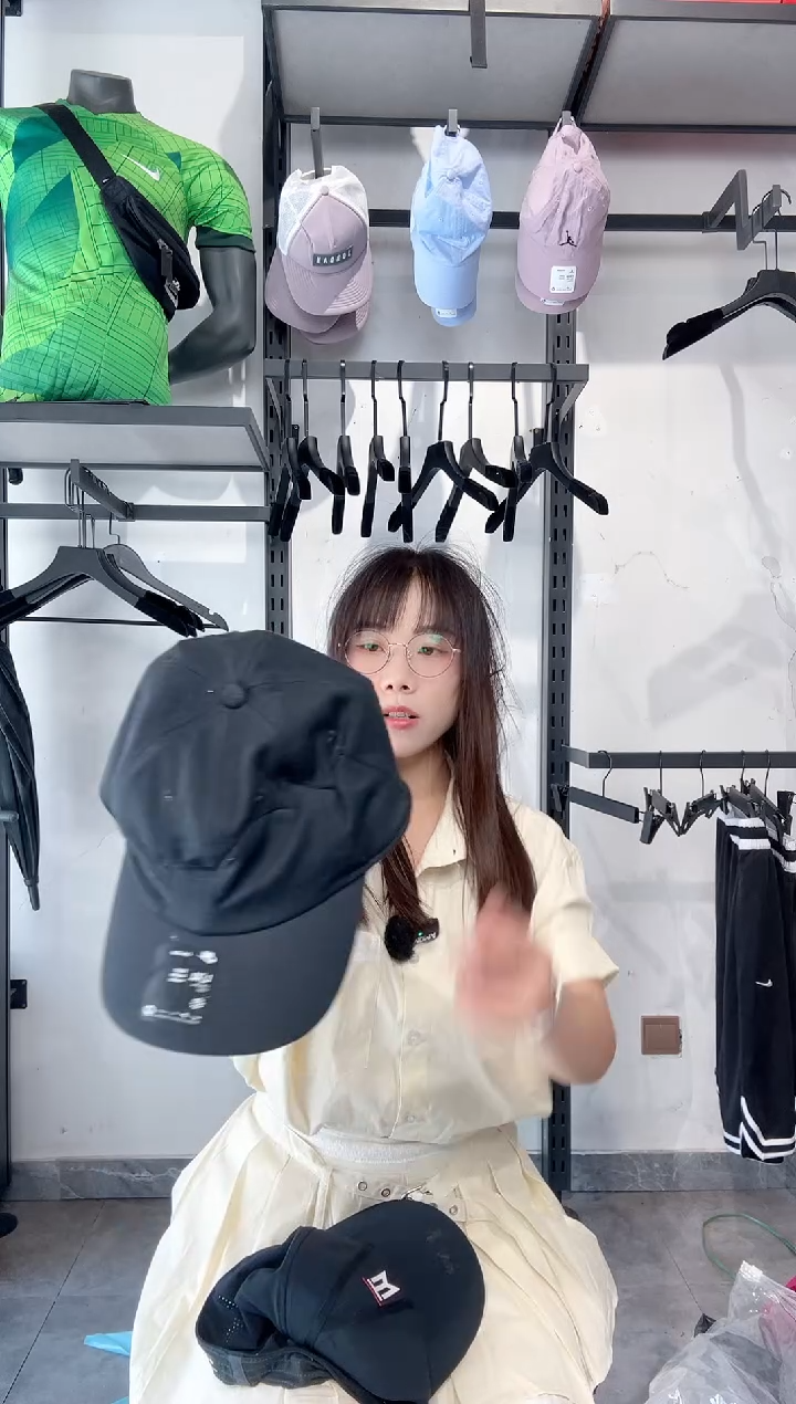 1725  编码 瑕疵款以直播间过款为准 尺码2