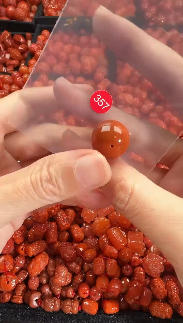 颈饰未镶嵌南红玛瑙1