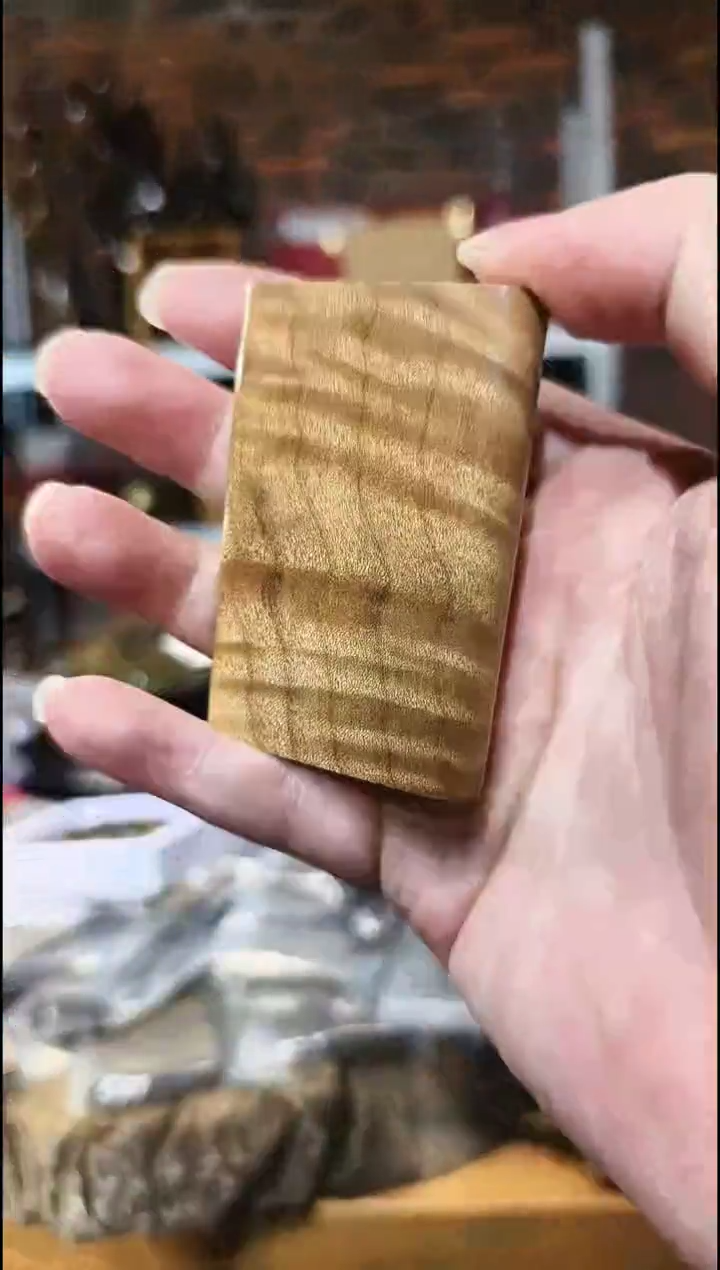 金丝楠无事牌手把件