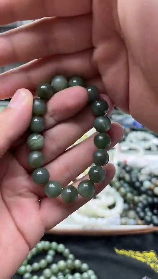 手串未镶嵌和田玉碧玉12有裂