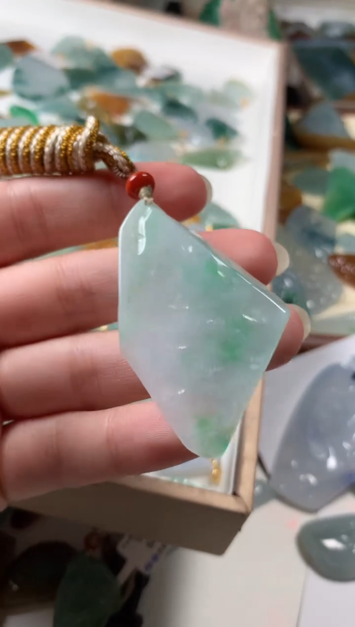 【闪购商品】翡翠颈饰未镶嵌吊坠