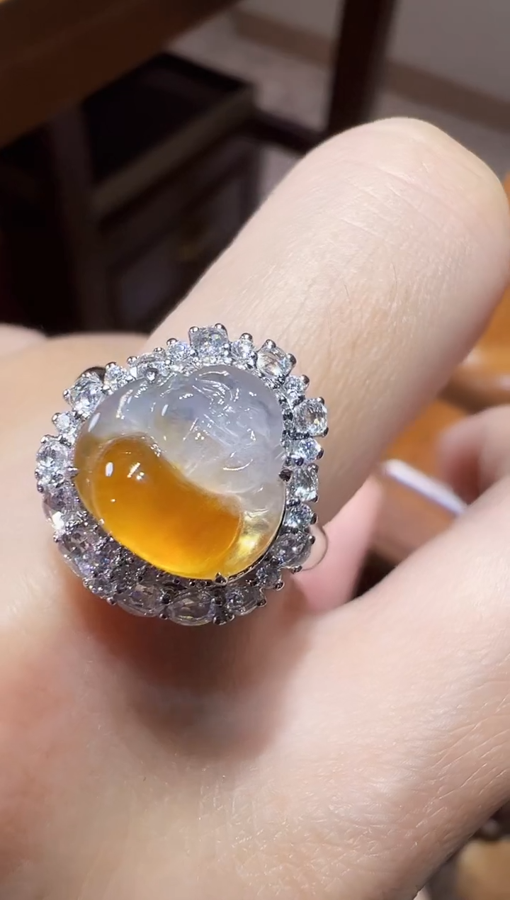 18K金镶嵌戒指翡翠佛公