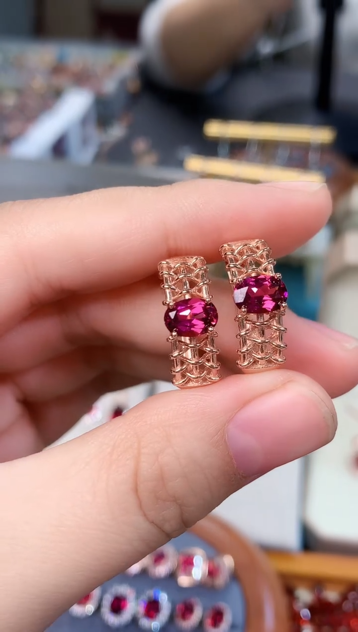 【闪购商品】石榴石耳扣银S925镶嵌天然镁铝