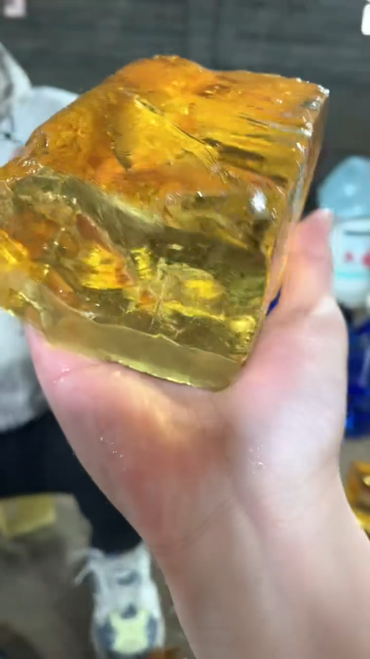 新疆五彩石原石摆件