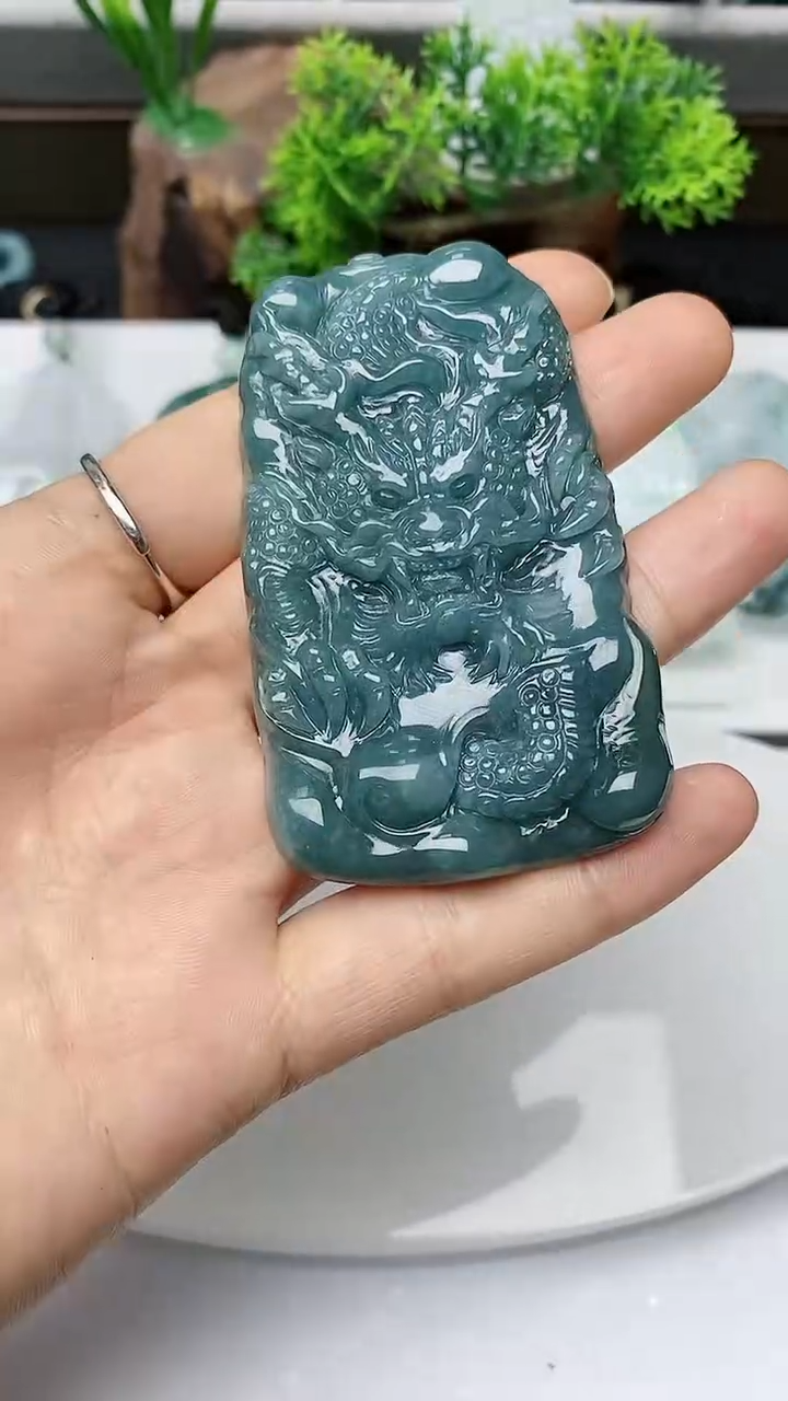 【闪购商品】翡翠颈饰未镶嵌          