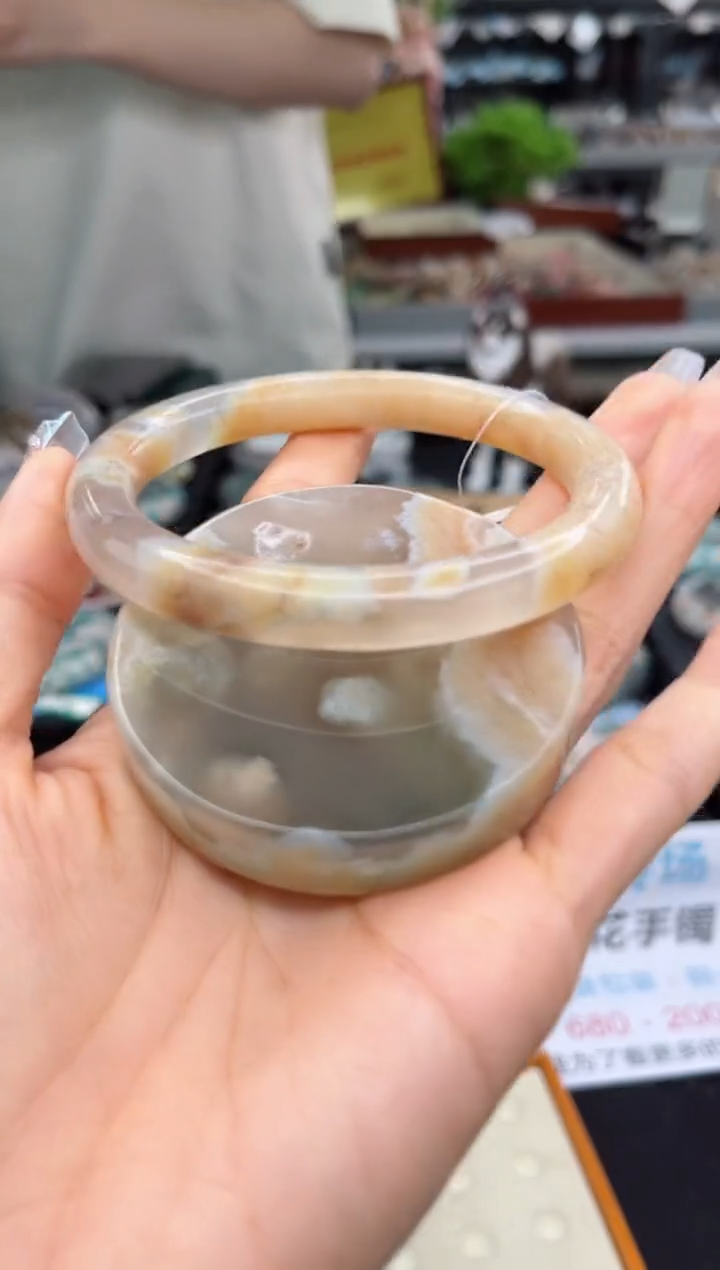 【闪购商品】石英质玉手镯未镶嵌63圈口（赠品镯心）1039376