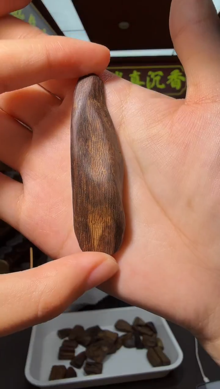 沉香吊坠21号芽庄虎斑多样性发一