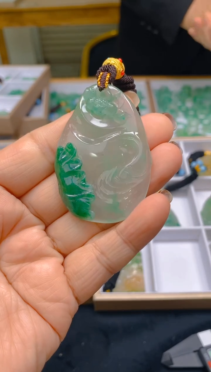 【闪购商品】石英质玉颈饰未镶嵌冰美人非洲翠1010