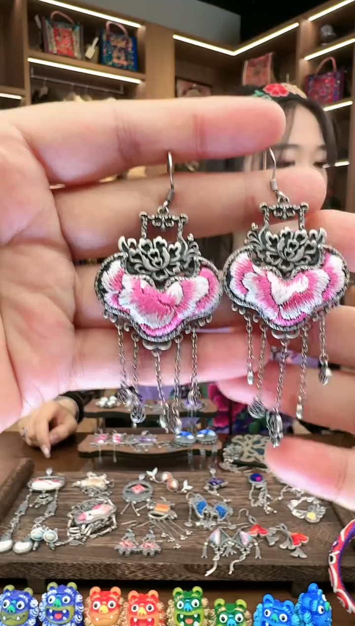 【闪购商品】织绣188黔东南苗族刺绣