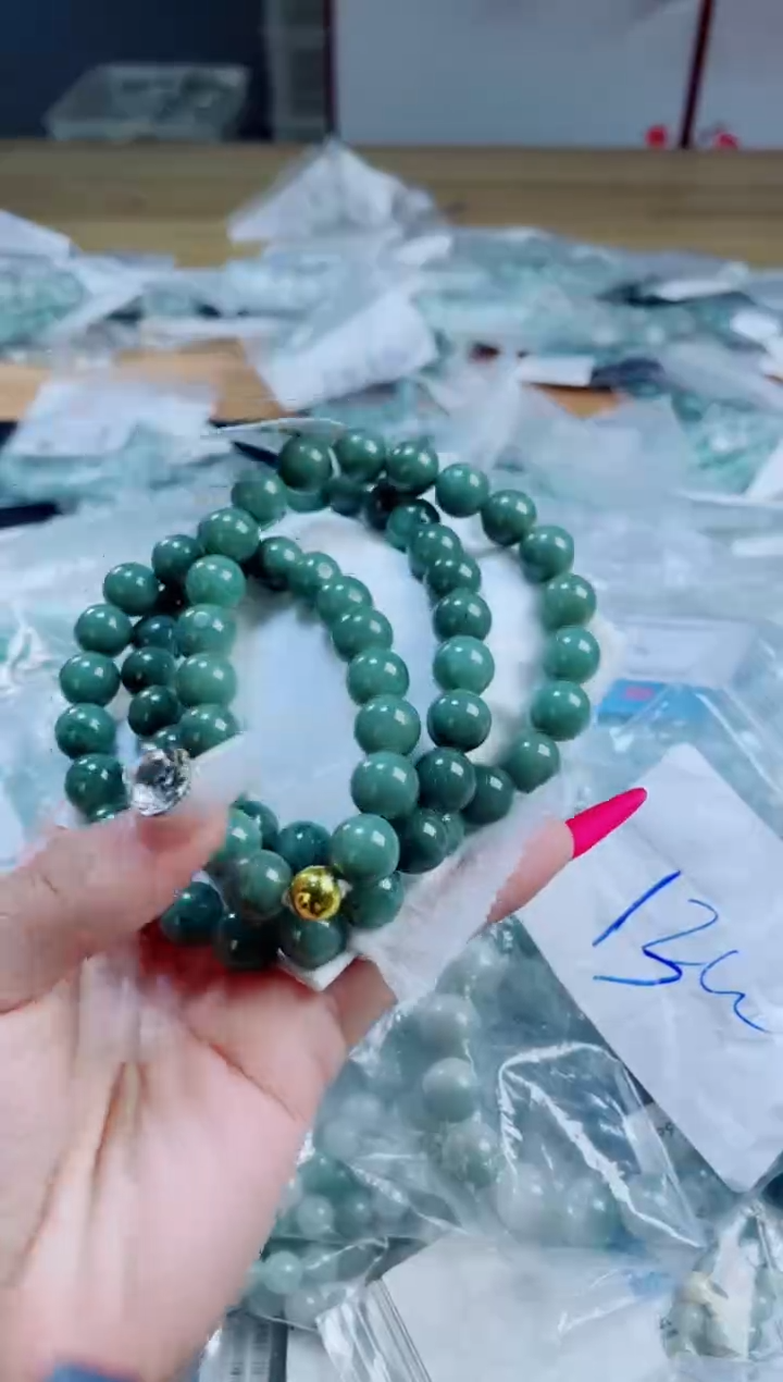 定制翡翠未镶嵌珠串