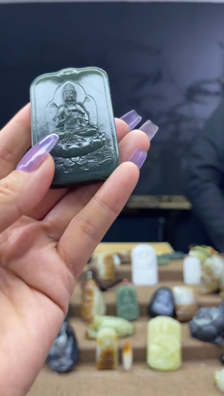 颈饰未镶嵌和田玉1