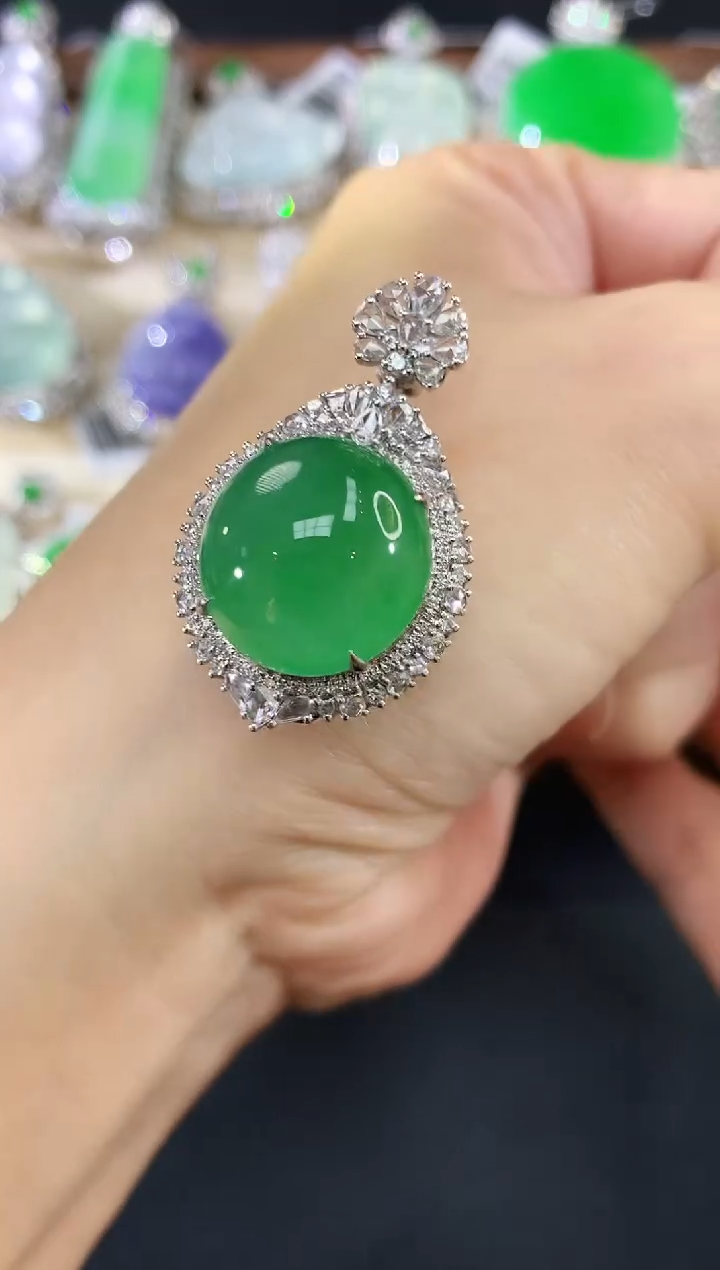 吊坠(不含链)18K金镶嵌翡翠174|46800