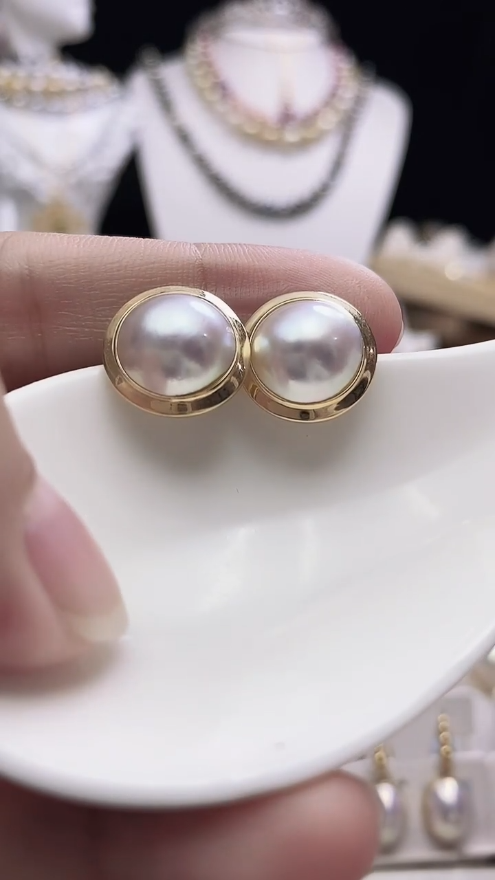 【闪购商品】拼合珍珠（马贝珠）耳钉18K金镶嵌海水马贝耳钉