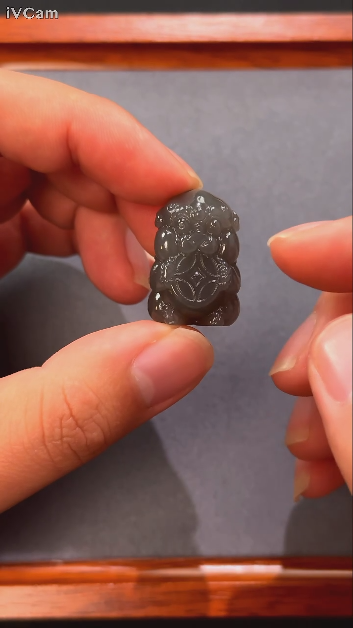 吊坠(赠链)未镶嵌和田玉貔貅吊坠