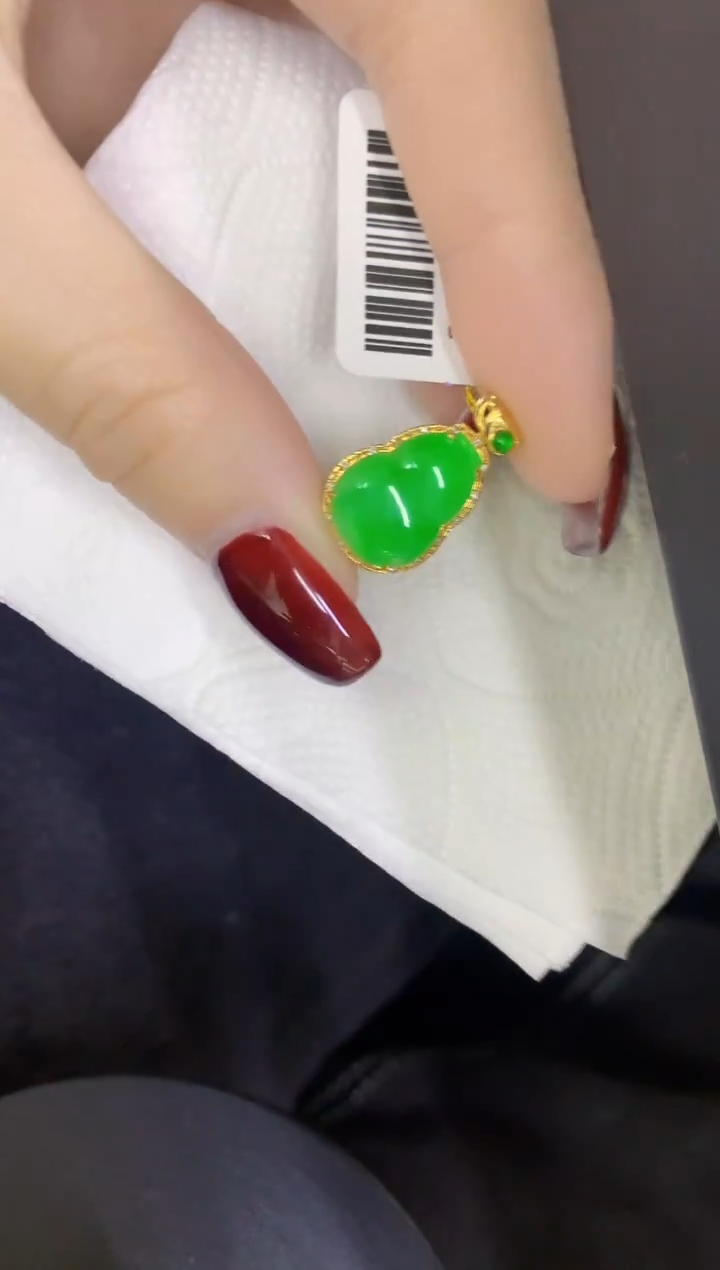 颈饰18K金镶嵌翡翠缅甸天然翡翠a货