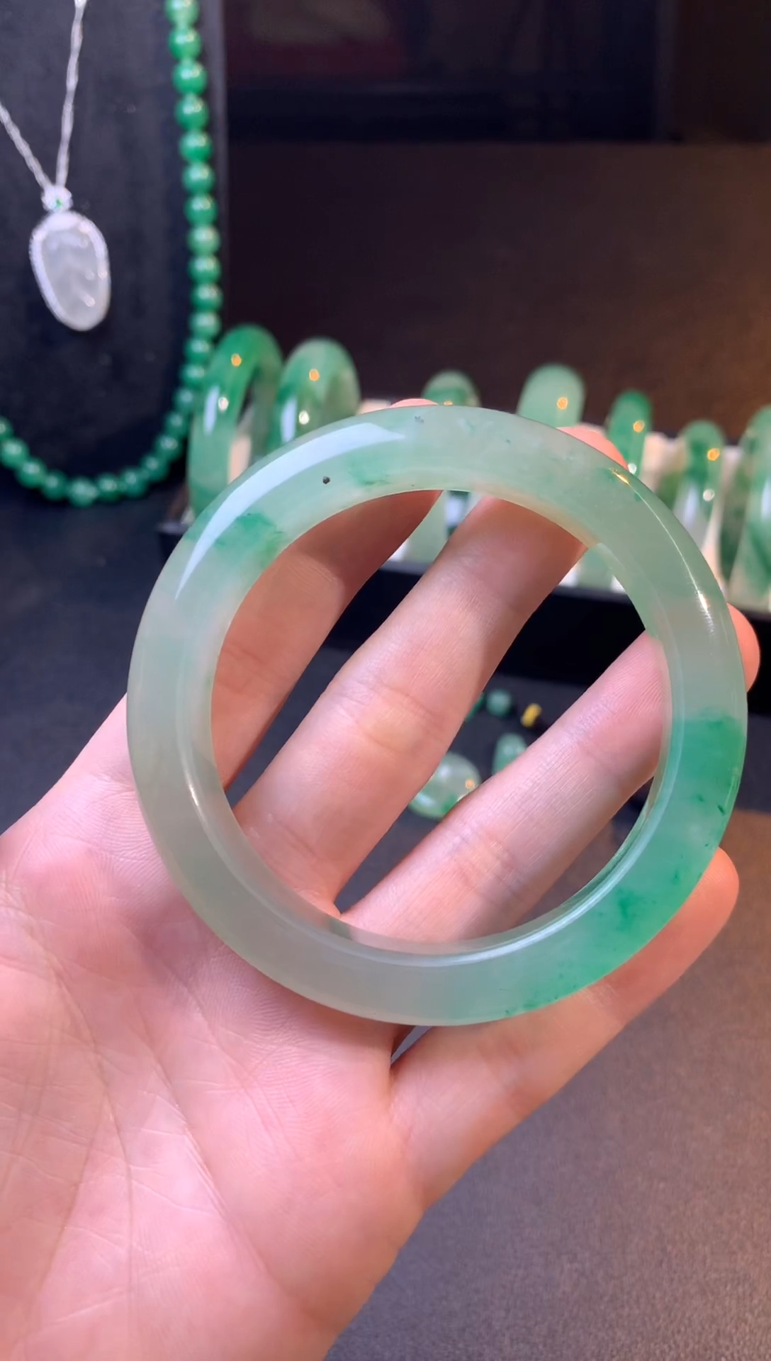 未镶嵌手镯石英质玉（非洲翠）58-59圈口