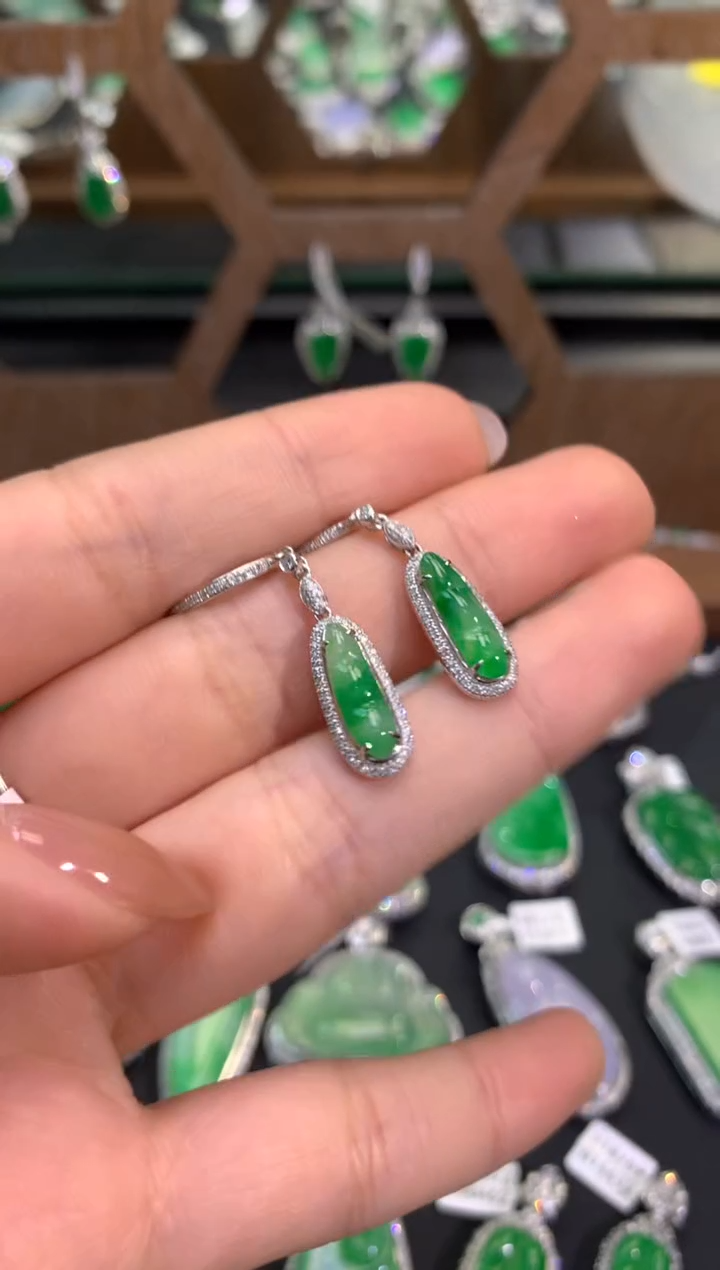 【闪购商品】翡翠吊坠(不含链)18K金镶嵌耳坠