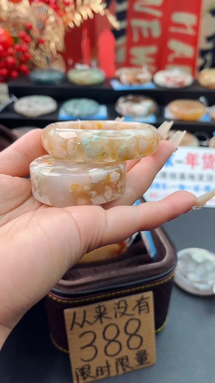 【闪购商品】石英质玉手镯未镶嵌赠送镯心（53圈口）