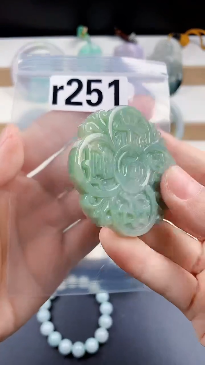 颈饰未镶嵌翡翠天然翡翠吊坠挂件